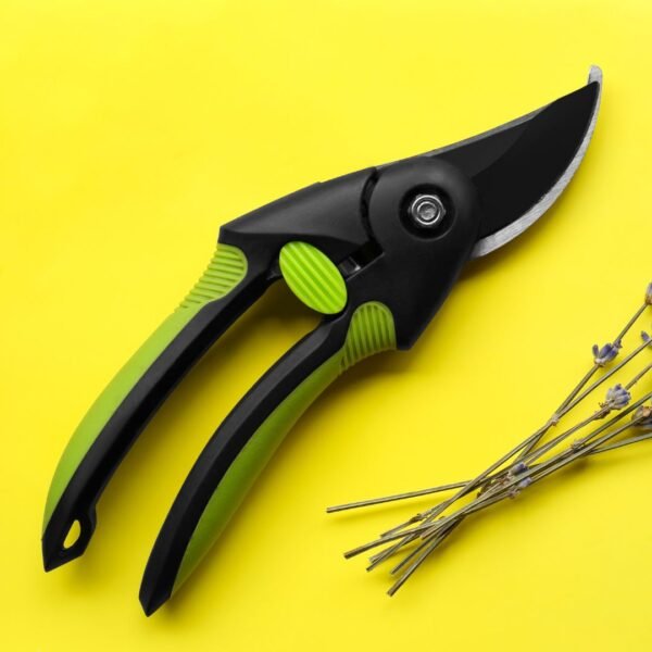 Ellen Sharp Bypass Pruning Shear