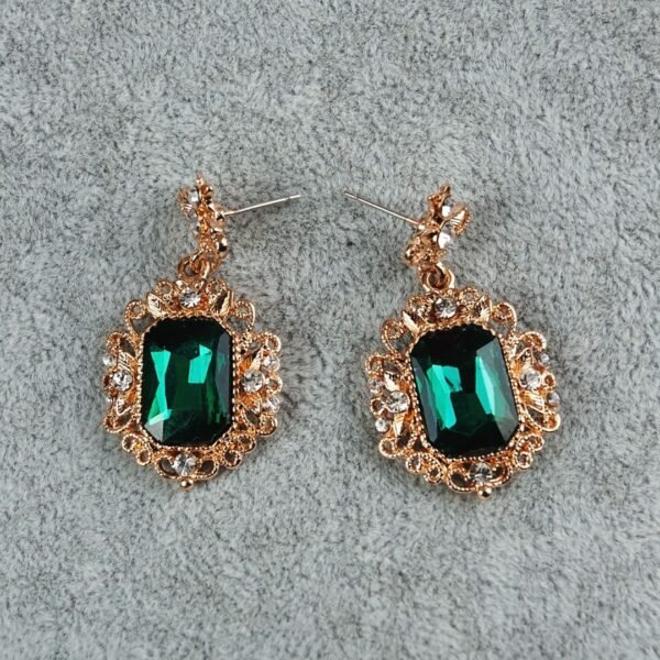 Joe Ladies Short Chain Earrings